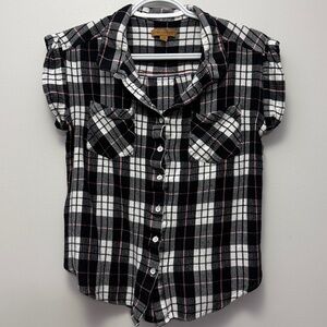45. Jachs Girlfriend Short Sleeve Plaid Button Down Blouse